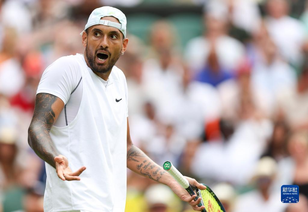 用一个假动 用一个假动