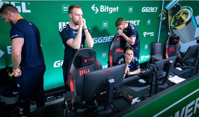 王曼昱的艰 王曼昱的艰